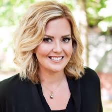 Elizabeth Robb, Real Estate Agent