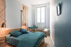 Check out these creative and cozy guest bedroom retreats for design ideas and inspiration. 15 Small Guest Room Ideas With Space Savvy Goodness