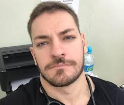 Morreu aos 21 anos pai do filho de mabel mostra última conversa com a atriz: Medico Que Trabalhava Na Uti De Covid Morre Com A Doenca Aos 28 Anos