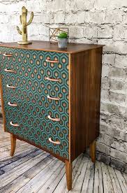 Relooking Meuble Avec Du Papier Peint Idees Diy Mobilier De Salon Relooking Meuble Relooking De Mobilier
