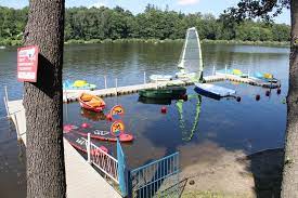 List gończy oraz wysoka nagroda za odnalezienie go sprawia, że w sprawę zaangażowana jest jego cała rodzina oraz. Kapielisko Smieszek Mosir Zory