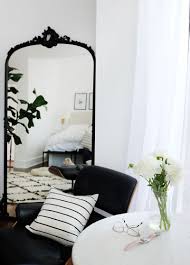Pinterest Jessicasohda Simple Elegant Black And White Bedroom Design Alaina Kaczmarski Hom White Apartment Decor White Bedroom Design White Bedroom Style