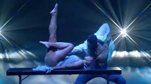 In the accompanying music video, she dances with none other than her former let's dance partner robert beitsch and dancing on ice partner joti polizoakis. Let S Dance 2016 Sarah Lombardi Mit Sexy Performance