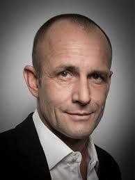 Robert Weedman's Instagram, Twitter & Facebook