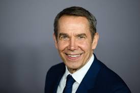 Qui est Jeff Koons qui vient de battre le record de vente pour un artiste  vivant ?