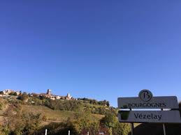Le Vignoble De Vezelay Histoire D Une Renaissance Vezelay Bourgogne Saint Vincent Tournante