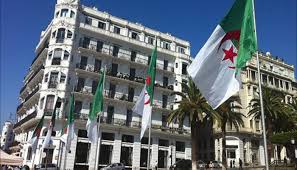 تعلن وزارة التعليم العالي والبحث العلمي عن أسماء الطلبة المرشحين لمنحة مجلس الوزراء للعام 2020/2021 حيث أن المنحة تغطي الرسوم الدراسية للفصل الاول والثاني 2020. ÙˆØ²ÙŠØ± Ø§Ù„ØªØ¬Ø§Ø±Ø© Ø§Ù„Ø¬Ø²Ø§Ø¦Ø±ÙŠ ÙŠØ­Ø°Ø± Ù…Ù† Ø§Ø­ØªÙ…Ø§Ù„ÙŠØ© Ø¥ÙÙ„Ø§Ø³ Ø§Ù„Ø¨Ù„Ø§Ø¯ Ø¨Ø¹Ø¯ Ø¹Ø§Ù…ÙŠÙ†