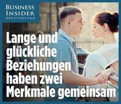 Lange Und Gluckliche Beziehungen Haben Zwei Merkmale Gemeinsam Romantic Humor How To Read People Relationship