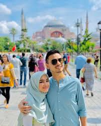 Elfira loy mengakui sangat seronok dapat membawakan watak eliyana dalam filem rentap. Elfira Loy Kongsi Foto Bercuti Di Istanbul Baby Bump Sudah Kelihatan