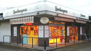 Boulanger et pâtissier, faites votre sélection d'annonces de matériel comme le fournil d'uzège, équipez votre boulangerie avec applanat ! Enseigne Boulangerie Claye Souilly 77