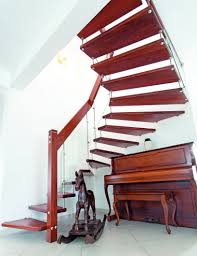 Escalier Deux Quart Tournant Escalier Suspendu Avec Marches Sans Contre Marches Escalier Suspendu Escalier Design Escalier Deux Quart Tournant