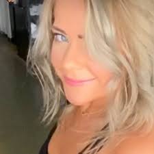 Rae Sunshine (@erinrwes) • Facebook