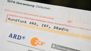 Wer eine zweitwohnung hat, kann sich befreien lassen. Fernsehen Rundfunkbeitrag Wird Ein Fall Fur Karlsruhe Kultur Sz De