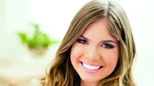 Alexandra Reneé Domínguez Schroeder