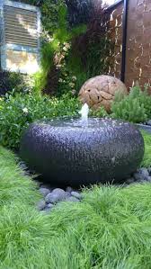 Der abschnitt ruhm stellt dar, wie man von menschen wahrgenommen wird. 14 Gartengestaltung Beispiele Dafur Wie Ihr Feng Shui Garten Noch Harmonischer Wird Springbrunnen Garten Wasserspiel Garten Steinbrunnen Garten