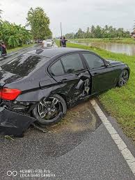 Saya terlibat dalam satu kemalangan kecil yang melibatkan 3 buah kereta di jalan pahang, kl. N9 Info Traffic Tahukakamu Bila Eksiden Kita Kena Bijak Menguruskan Caranya Menguruskan Kereta Kemalangan Tanpa Mengalami Kerugian Bawa Kereta Anda Ke Balai Polis Dahulu Ramai Lagi Yang Belum Tahu Cara Yang
