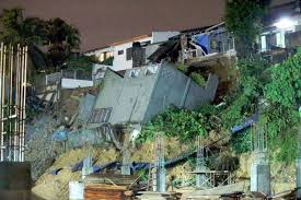 Aras bawah, lebuh batu nilam 1,bandar bukit tinggi, selangor. Three Houses Damaged In Jalan Klang Lama Landslide