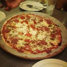 New york style thin crust pizza with herb garlic, ricotta and mozzarella cheese. Mamma Maria S Pizzeria Poblacion 12 Tips From 959 Visitors