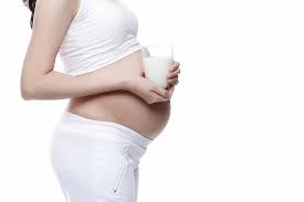 Kulit akan menjadi putih alami dan sehat setalah anda menggunakan masker tunggu 15 menit agar masker anda kering dan kandungan yang ada di dalam masker dapat terserap dengan baik oleh kulit anda. Agar Kulit Bayi Putih Perlukah Ibu Hamil Minum Susu Kedelai Tiap Hari