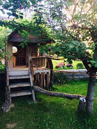 Es Steht Ein Kleines Haus In Zwingenberg Kleines Hauschen Gartengestaltung Hintergarten