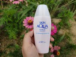 2020 skin aqua super moisture uv gel gold sunscreen spf50+ pa++++ 110g us seller. Review Sunplay Skin Aqua Uv Whitening Moisture Gel Beauty Memo By Hermo