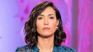 Caterina balivo, bellissima, elegante e allo stesso tempo semplice, in dolce attesa caterina balivo ha annunciato la sua maternità oggi pomeriggio nel corso della puntata di detto fatto in onda su rai2. Caterina Balivo Duro Monito Contro I No Vax Non Azzardatevi Lanostratv
