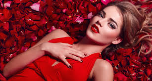 Study finds people wearing red view themselves as more attractive