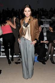 Pueden jugar un poco con las transparencias, pero no mucho, recuerda que es la primera impresión. Blazer Y Pantalon Para El Dia De La Graduacion Primavera Verano 2010 Las Famosas Evitan Los Vestidos