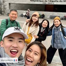 So viel wie möglich zu reisen als Vorsatz für 2024? Ihr habt es genau  richtig gemacht. 🚀 Und wir freuen uns auf viele weitere tolle Fahrten mit  Euch. 🎒🌍