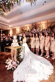 Christmas themed weddings , valentine themed weddings and halloween weddings are all commonly used holiday themes. 10 Wedding Styles Explained