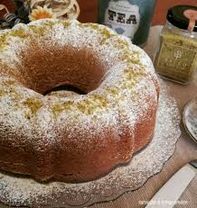 200g di farina di mais fioretto 100g di farina di pistacchi 180g di burro (poi fuso e freddo) 160g di zucchero semolato 3 uova grandi 1 presa di sale. Ciambella Con Farina Di Pistacchio Senza Burro Cucinare E Come Amare
