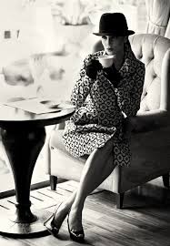 Black And White Woman Drinking Coffee Coffee Drinking Elegant Lady Black And White Photography Coffee Girl Fashion Coffee Photography