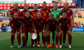 Iniesta se aposenta da seleção espanhola após eliminação na copa. Selecao Feminina Da Espanha Viaja A Russia Para Acompanhar A Copa 18 Lance