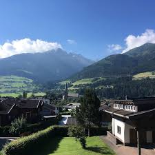 Tijdens het boeken kun je het veld speciale verzoeken gebruiken, of je kunt rechtstreeks contact opnemen met de accommodatie met de contactgegevens in de boekingsbevestiging. Haus Gassner Guest House Reviews Niedernsill Austria Tripadvisor