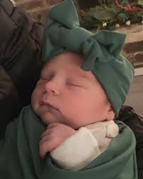 Meet Elaine Everly Collins! 😍 Officially promoted to Dad! Super proud of  how strong Allegra was doing a home birth and very excited for our new  season! Elaine wanted to wait and