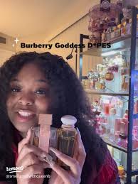 Burberry Goddess Intense Review: Is It Really Better?
