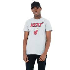 The heat compete in the national basketball association (nba). New Era Nba Miami Heat Team Logo T Shirt Mannschaften Aus Usa Sports Gb