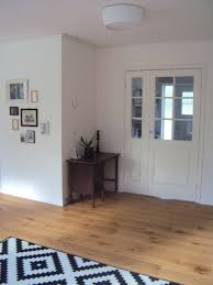 Kuche Schwedenhaus Atle Blick Von Der Kuche Zur Eingangsdiele Bauburo Sud Der A In 2020 Sweden House Entrance Hall Kitchen Remodel Layout