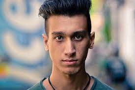 Indian Boys Hairstyles The Hairstyle World Has Been Dominated By Women For A Very Long Time But With The Advent Asian Hair Asian Men Hairstyle Mens Hairstyles