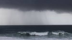 Ciclonul de la marea neagră este unul staționar și declanșează fenomene mai violente decât în mod normal, avertizează meteorologii. Zadciasbidi93m
