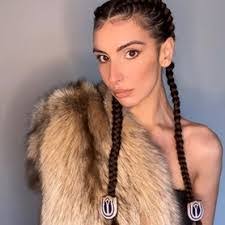 Kayla Hoff's Instagram, Twitter & Facebook