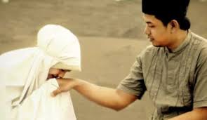 Karena semakin lama rumah tangga yang anda jalani, semakin besar kemungkinan terjadi. Masya Allah Inilah Doa Meluluhkan Hati Seseorang Yang Keras Hatinya