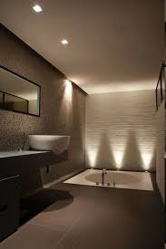 Baddesign Indirekte Beleuchtung Rundes Becken Led Licht Runde Wanne Zimmerdecke Nis In 2020 Minimalistische Badgestaltung Badezimmer Design Minimalistisches Badezimmer