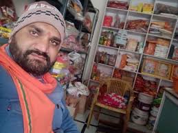 Pandits in Jolly Grant, Dehradun