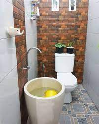 Inspirasi Desain Kamar Mandi Jongkok Dan Duduk Dengan Konsep Minimalis Modern Perpaduan Natural Bali In 2021 Desain Kamar Mandi Desain Toilet Ide Lantai Kamar Mandi