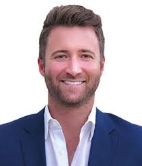 L E A D E R S O F I N F L U E N C E :