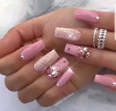 Si quieres lograr esto, debes tener uñas fuertes y largas y, si no, las uñas acrílicas son la respuesta. Mujer Al Natural 10 Disenos De Unas Con Piedras Nailart Nails Nailpolish Naildesigns Unas Unasdecor Unas Con Piedras Manicura De Unas Unas De Maquillaje