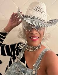 FASHION KINGS & QUEENS