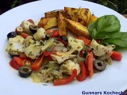 Mediterrane Fischpfanne Mit Oliven Und Paprika Fischpfanne Fischrezepte Rezepte
