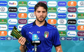 Locatelli laminati ha scelto i prodotti atti a soddisfare le richieste di performance più esigenti. Italia Svizzera Locatelli I Gol Ho Avuto Un Pizzico Di Follia Sky Sport